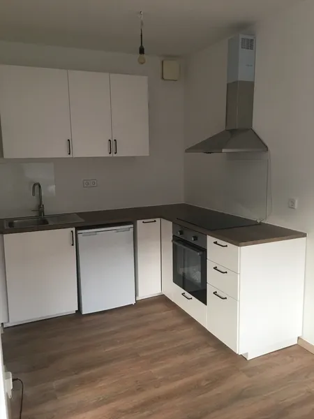 Alexanderplatz - Bezugsfreie helle möblierte Wohnung — photo 1